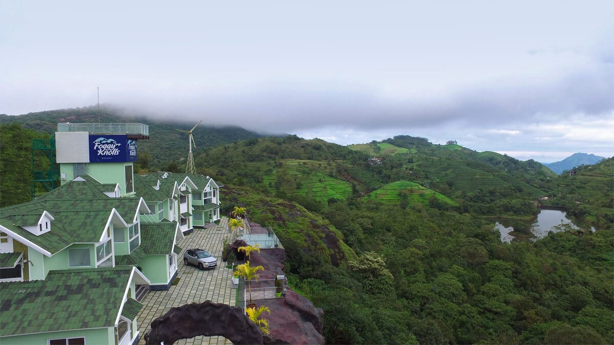 Onam Sadhya 2026 at FoggyKnolls – A traditional Kerala feast served amidst the serene beauty of Vagamon